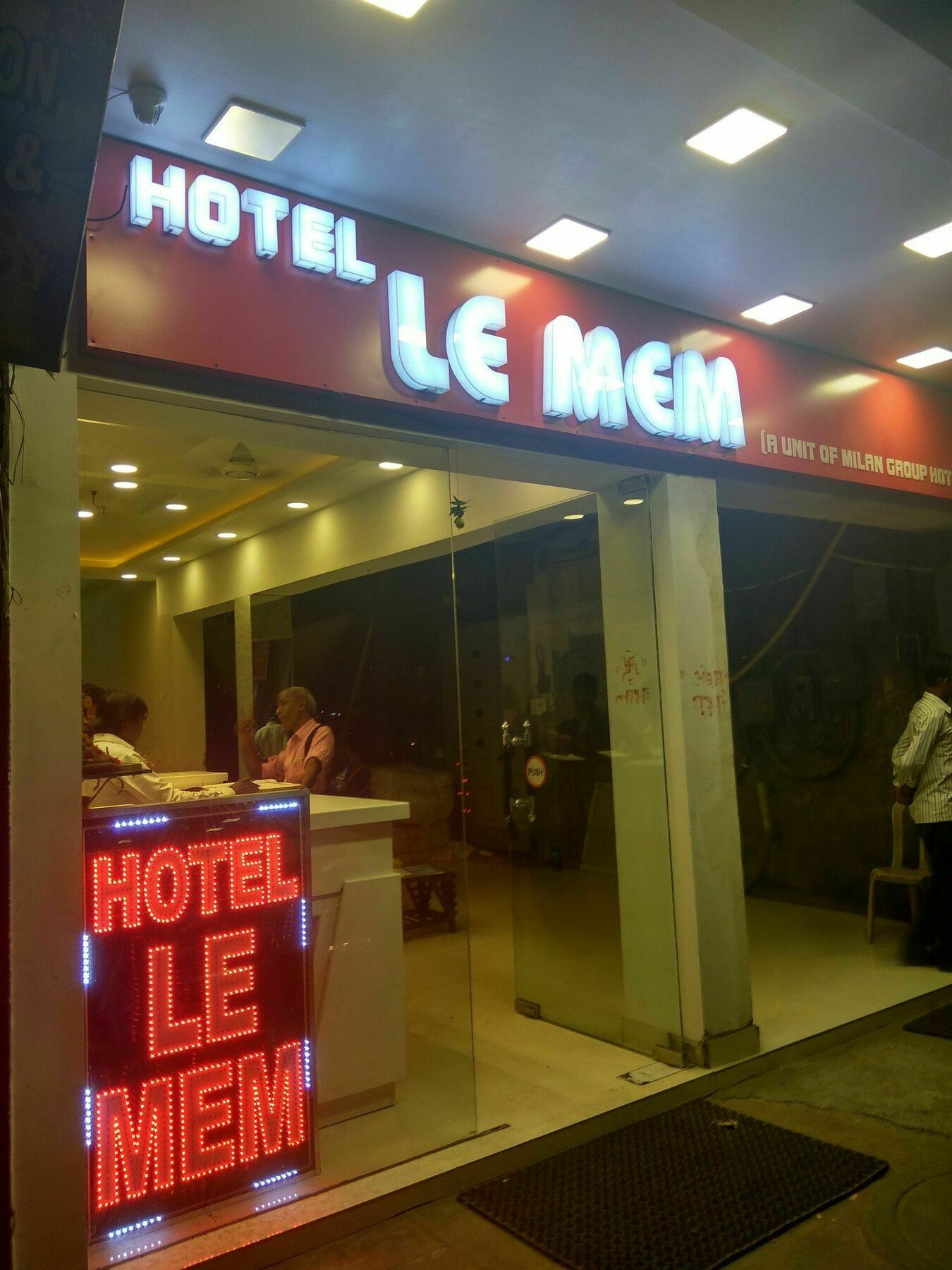 Hotel Le Mem Дели Экстерьер фото